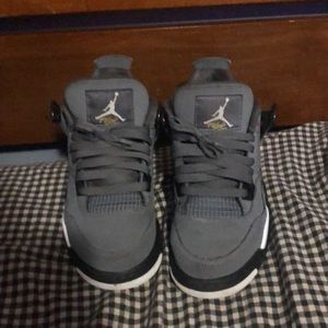 “Cool Grey” Jordan 4s size:6.5y